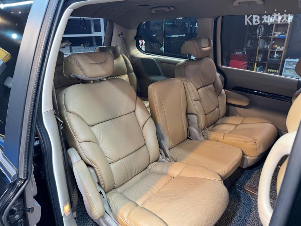 2012 - kia carnival