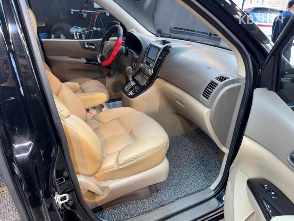 2012 - kia carnival