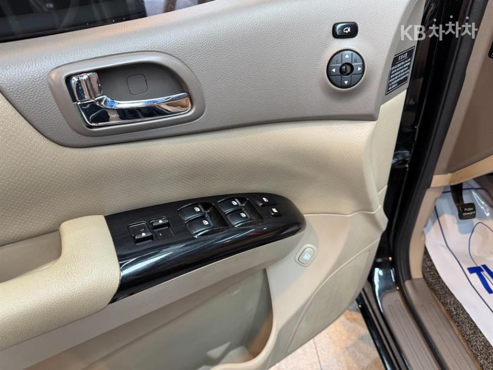 2012 - kia carnival
