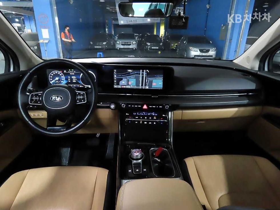 2021 - kia carnival