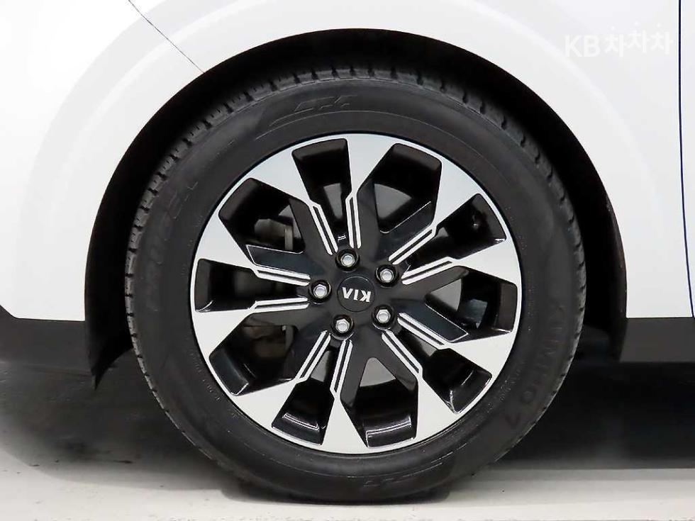 2021 - kia carnival