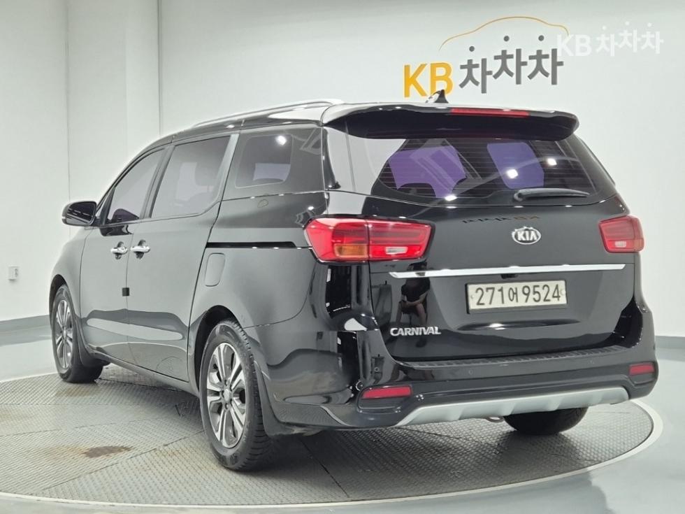 2019 - kia carnival