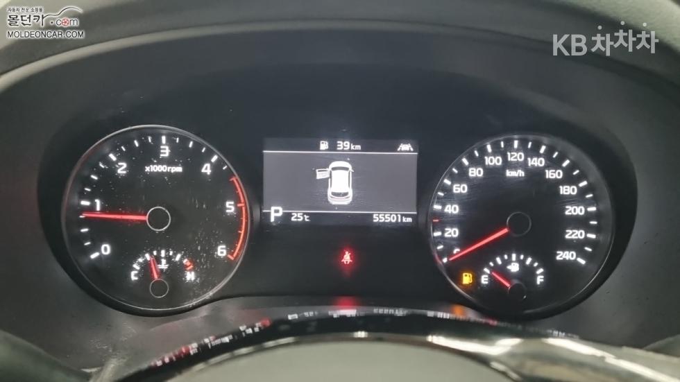 2021 - kia sportage