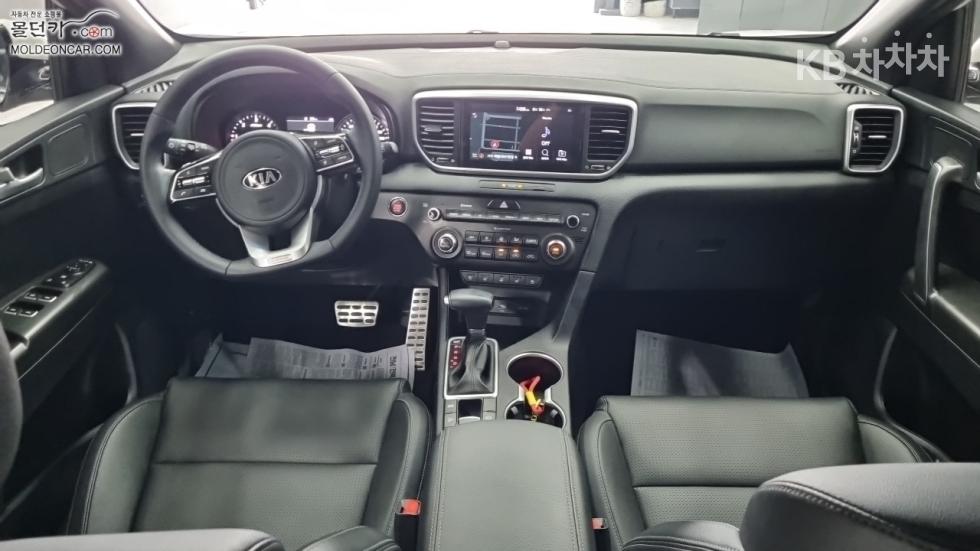 2021 - kia sportage