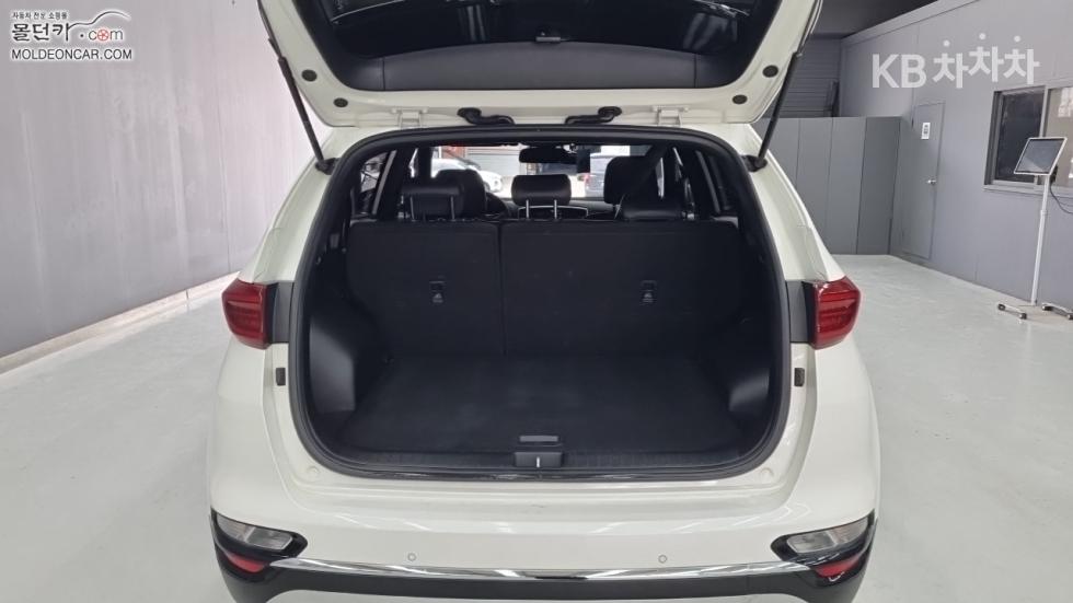 2021 - kia sportage