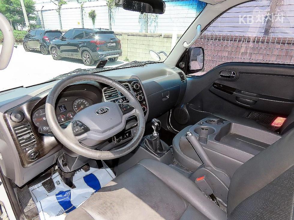 2018 - kia bongo iii