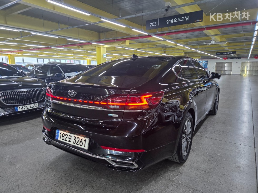 2021 - kia k7