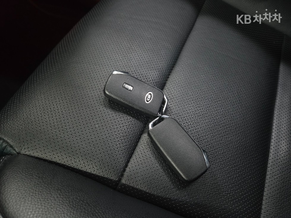 2021 - kia k7