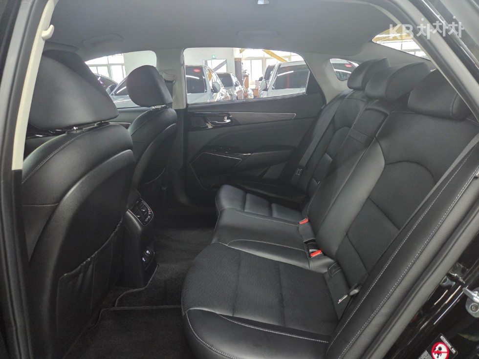 2021 - kia k7