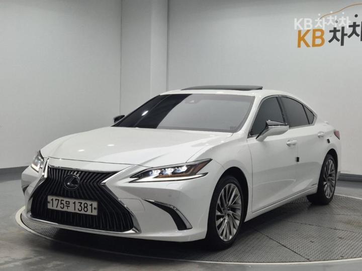 Lexus ES New 300h Executive