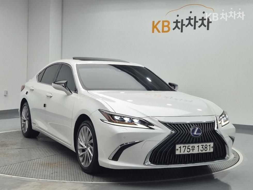 2021 - lexus es