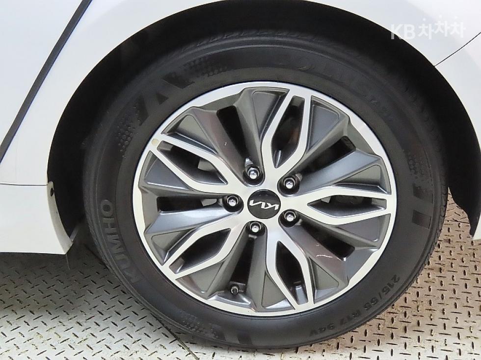 Kia K5 — miniaturë 20