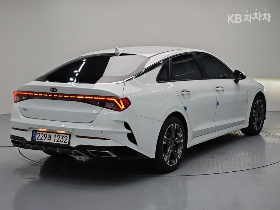 2021 - kia k5