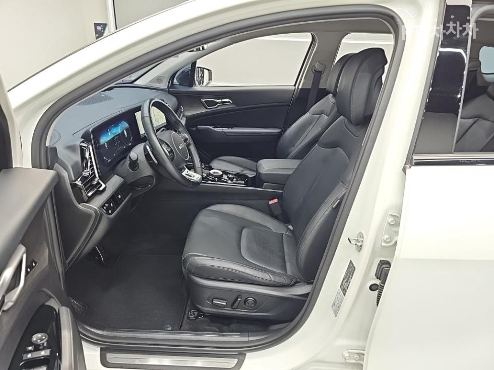2023 - kia sportage