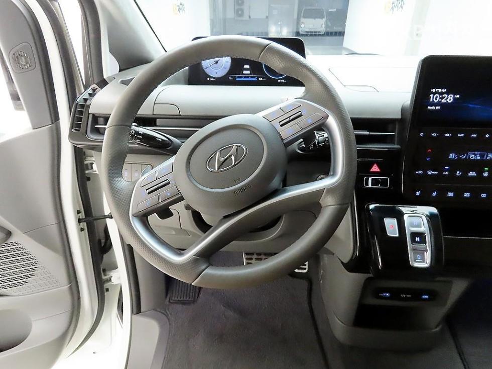 Hyundai Staria — miniaturë 7