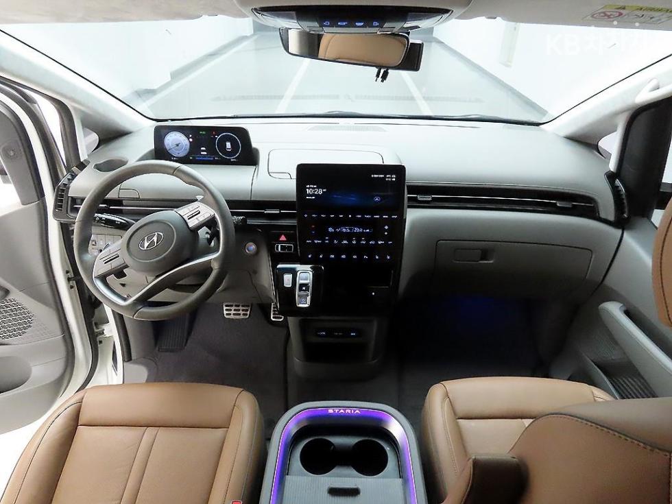 Hyundai Staria — miniaturë 8