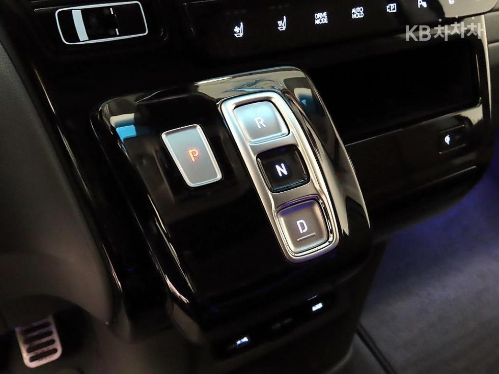 Hyundai Staria — miniaturë 10