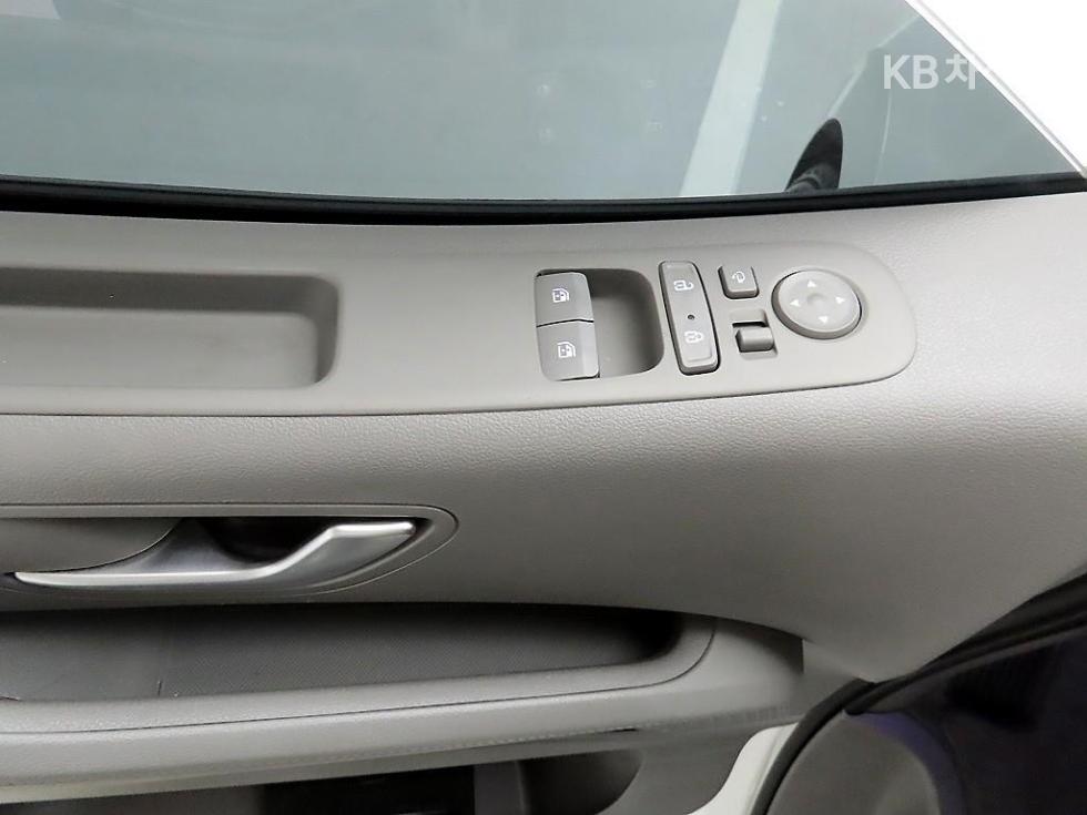 Hyundai Staria — miniaturë 11