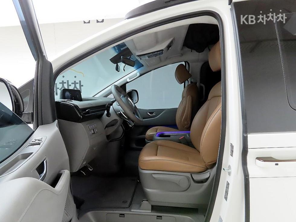 Hyundai Staria — miniaturë 13