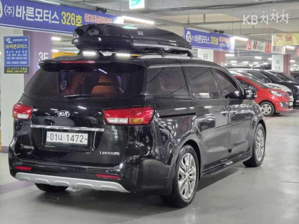 Kia Carnival — miniaturë 2