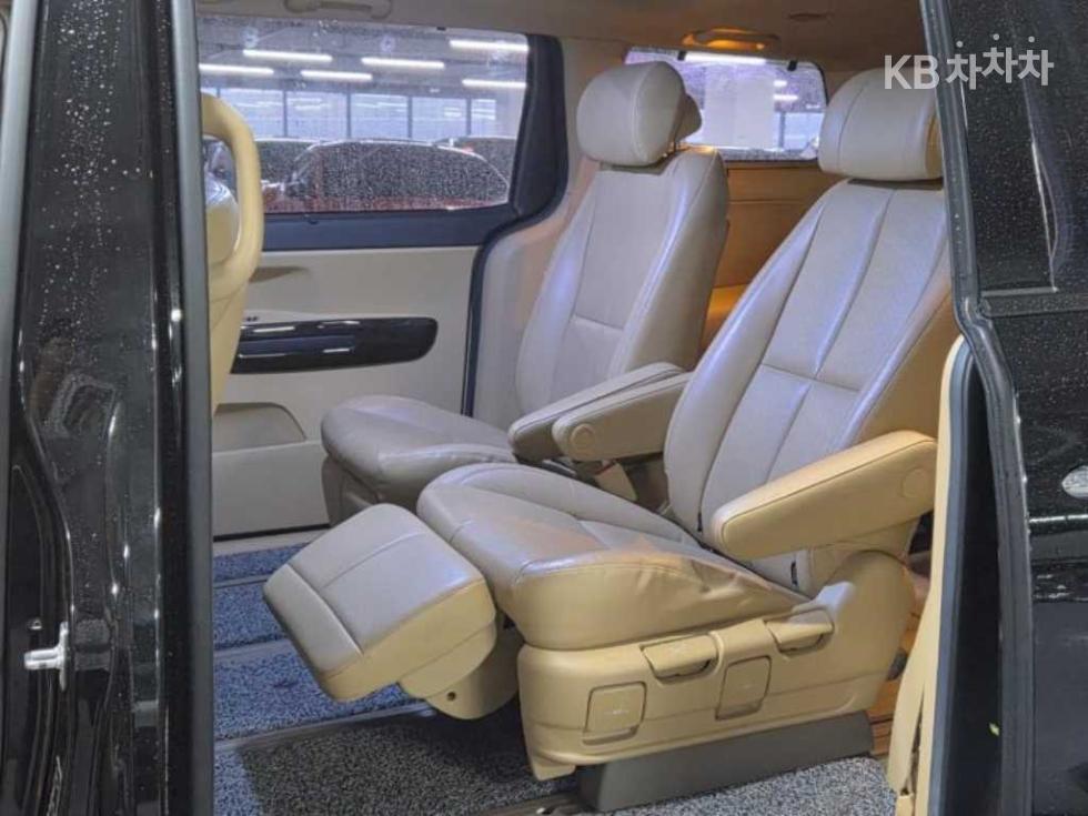 Kia Carnival — miniaturë 7