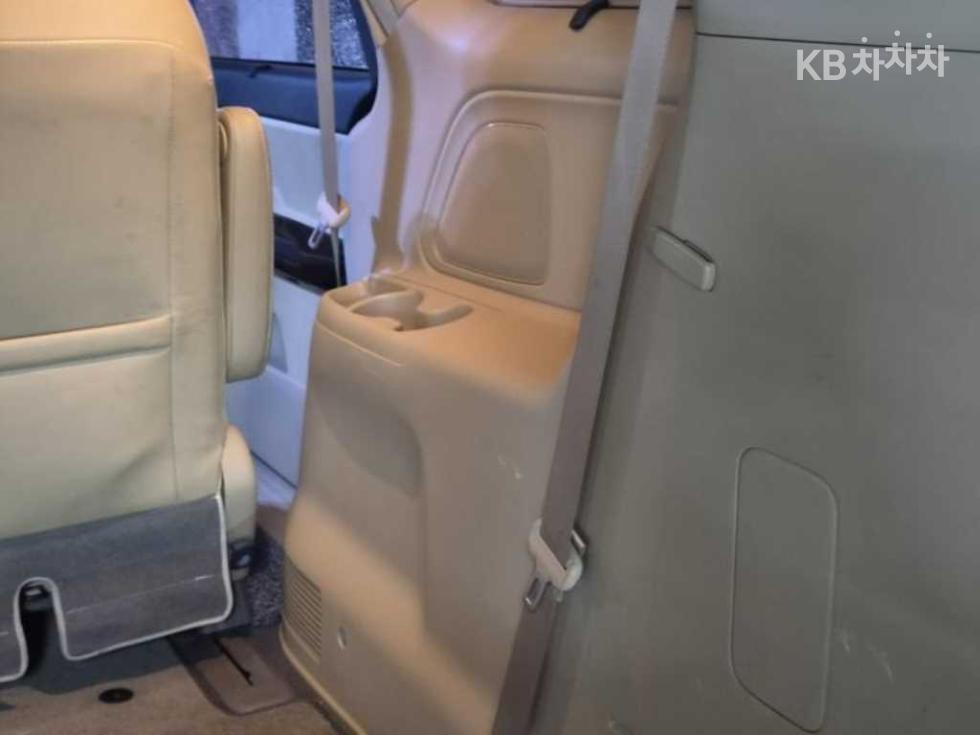 Kia Carnival — miniaturë 15