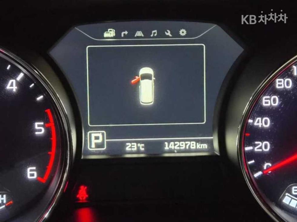 Kia Carnival — miniaturë 16