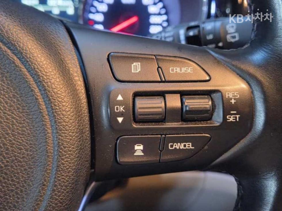 Kia Carnival — miniaturë 17