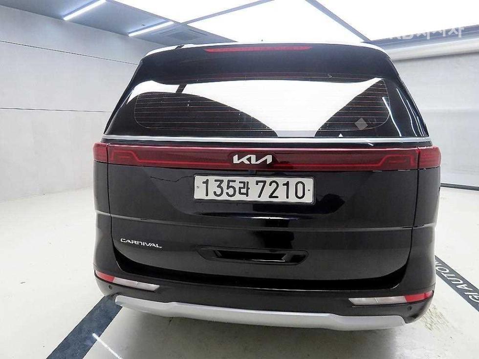 Kia Carnival — miniaturë 3