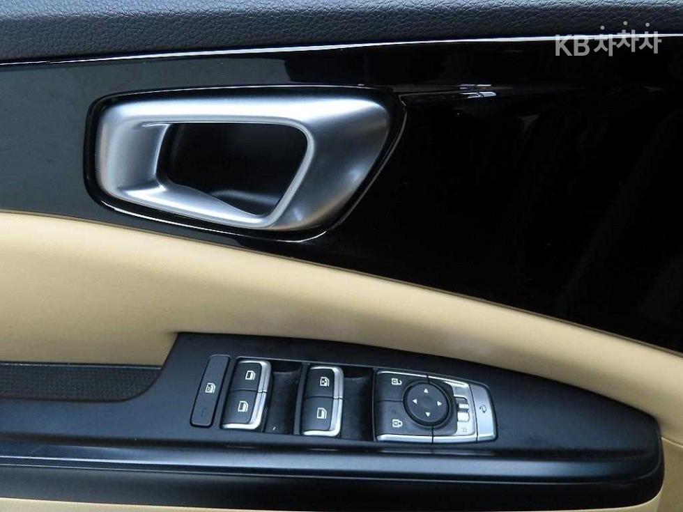 Kia Carnival — miniaturë 11
