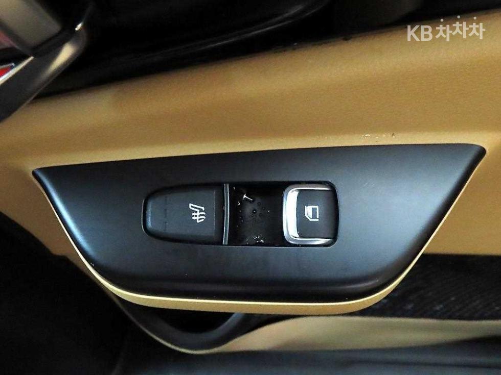 Kia Carnival — miniaturë 12