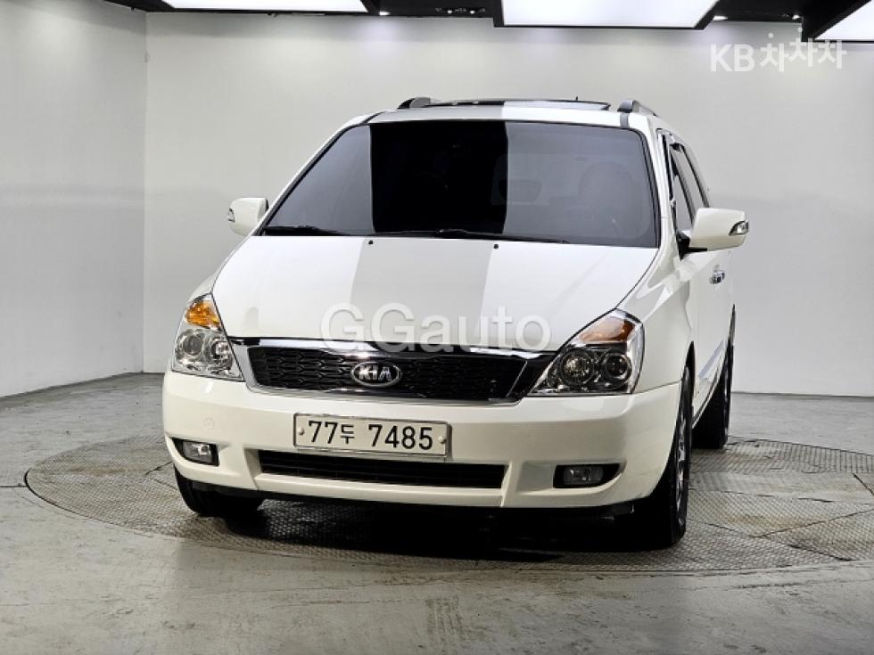 Kia Carnival — miniaturë 2
