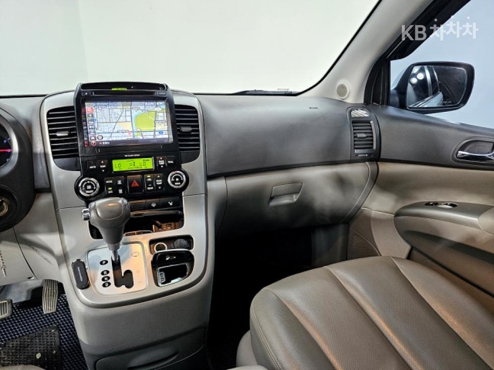 Kia Carnival — miniaturë 10