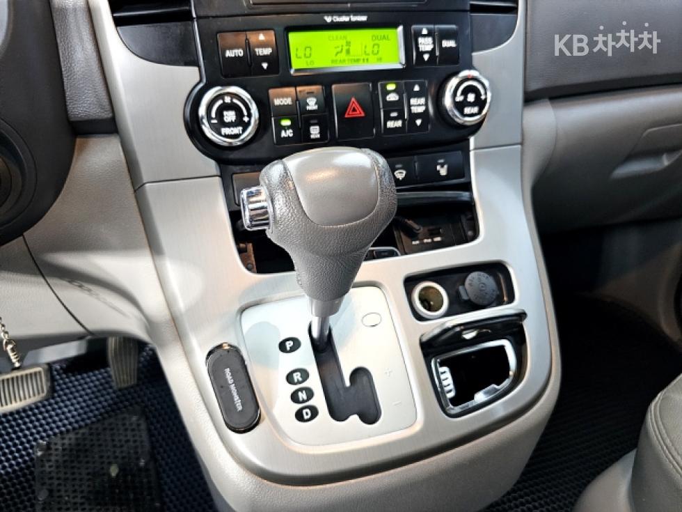 Kia Carnival — miniaturë 16