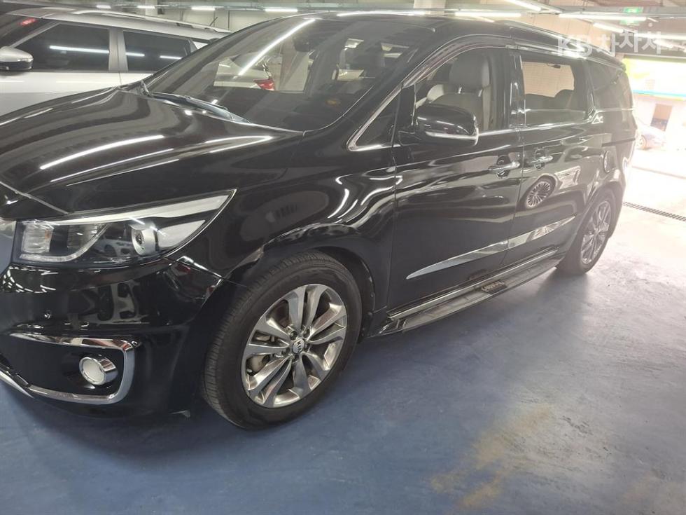 Kia Carnival — miniaturë 3