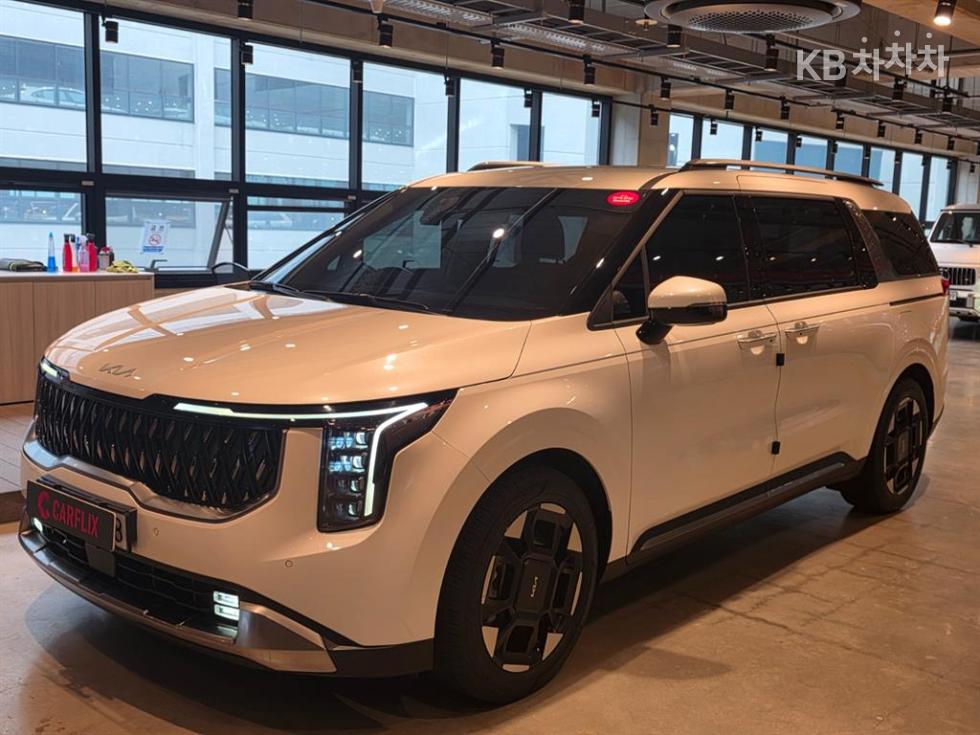 Kia Carnival — miniaturë 2