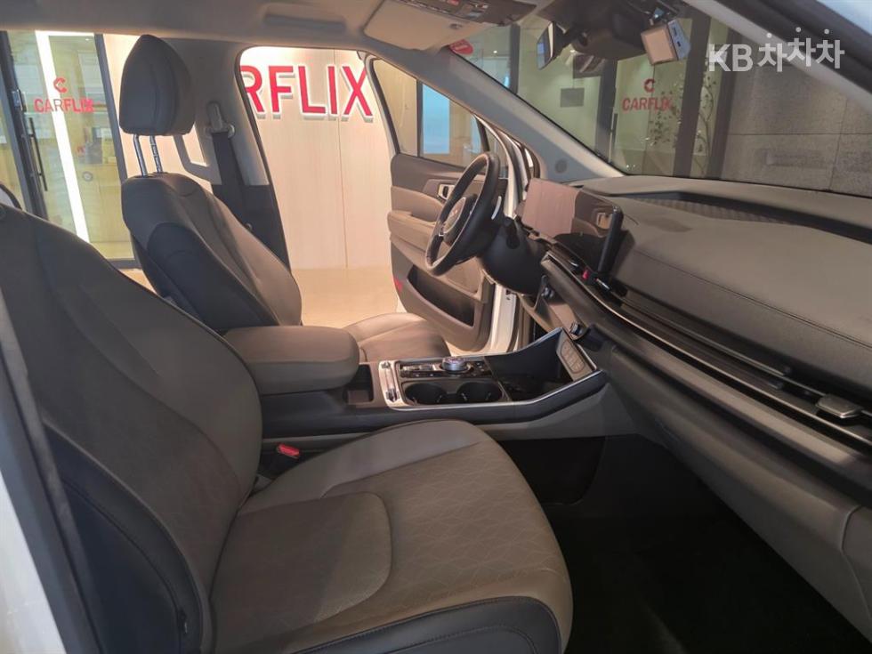 Kia Carnival — miniaturë 10