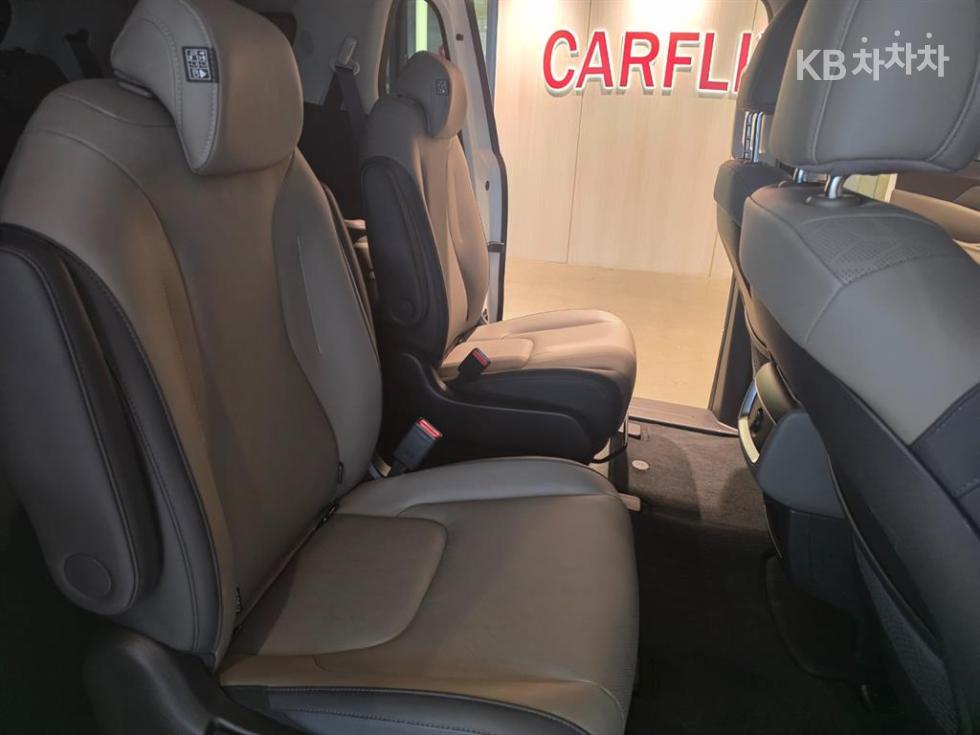 Kia Carnival — miniaturë 13