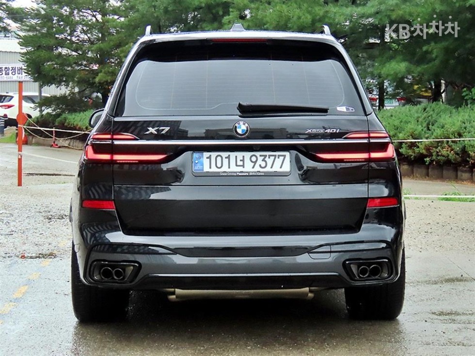 BMW X7 — miniaturë 4