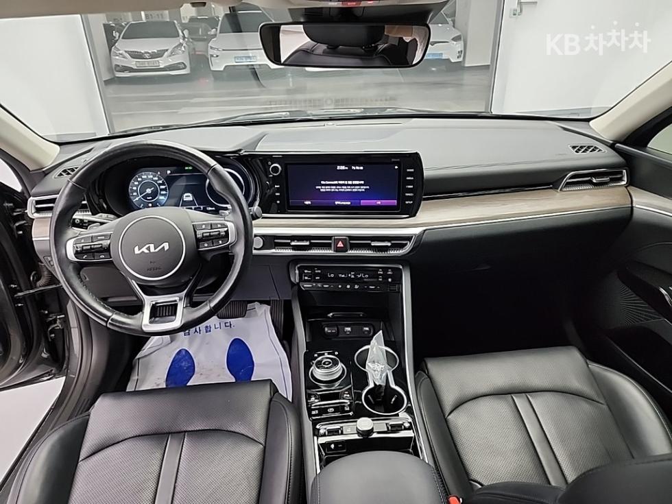 2021 Kia K5 3 photo