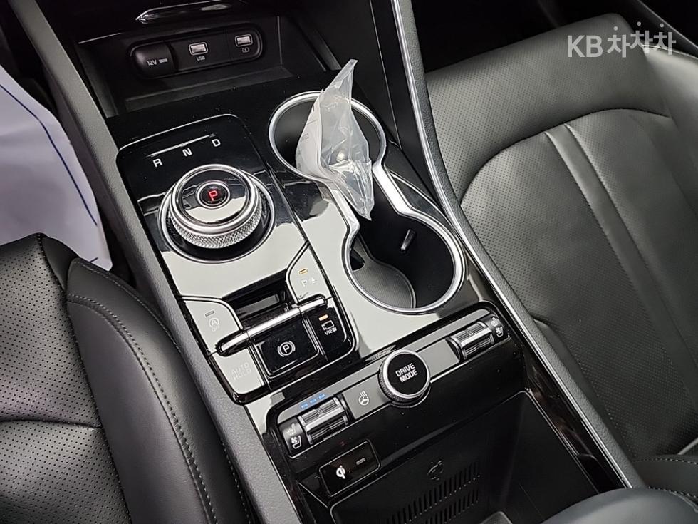 2021 Kia K5 3 photo