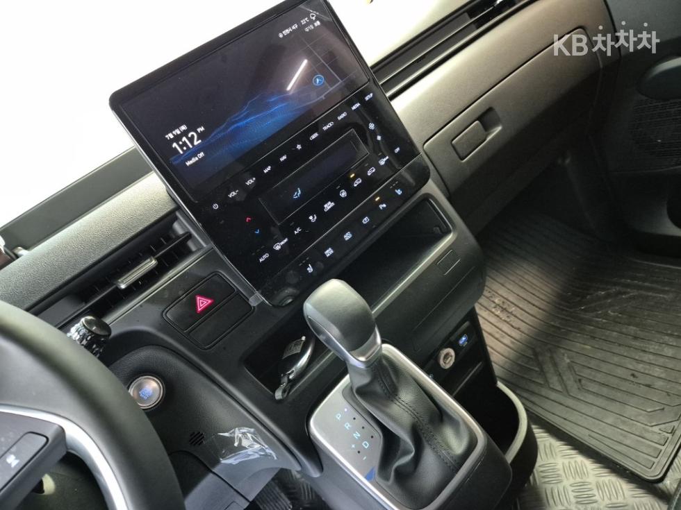 Hyundai Staria — miniaturë 10