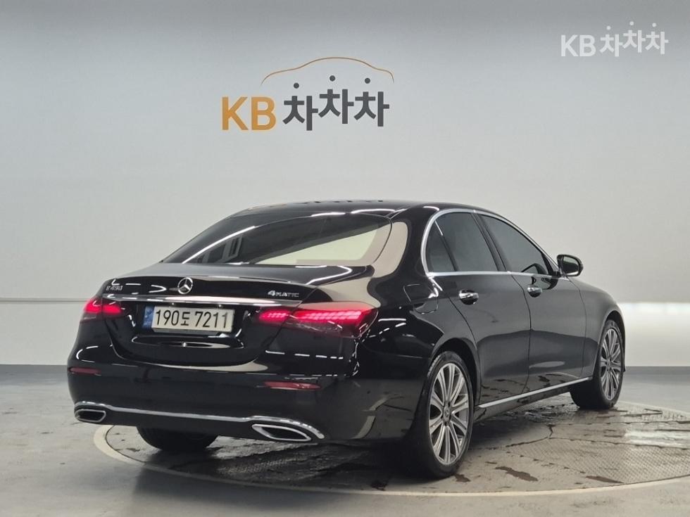 Mercedes-Benz E-klasse — miniaturë 3