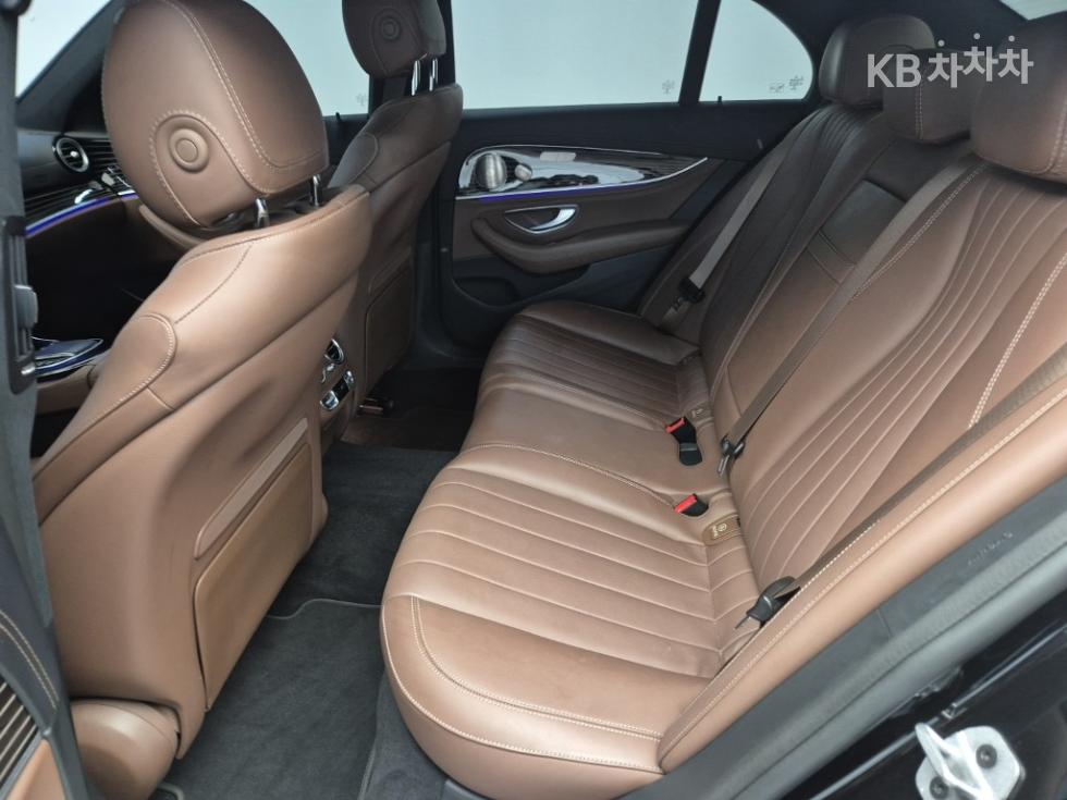 Mercedes-Benz E-klasse — miniaturë 12