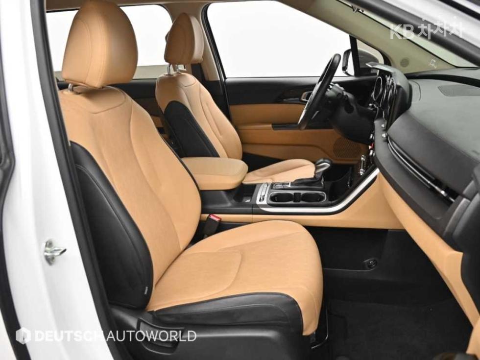 Kia Carnival — miniaturë 10