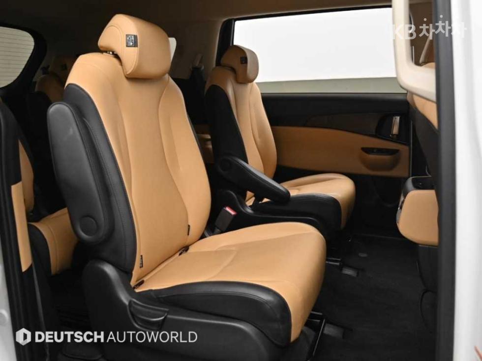 Kia Carnival — miniaturë 12
