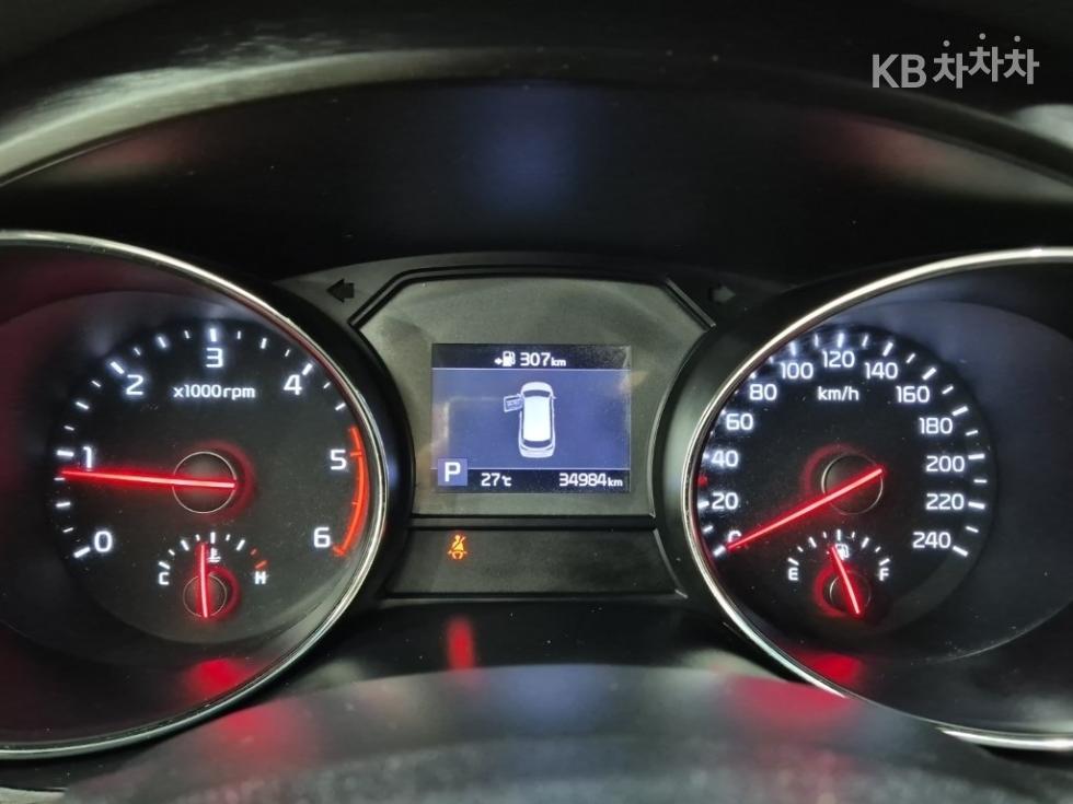 Kia Carnival — miniaturë 6