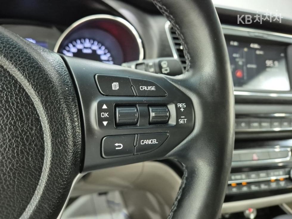 Kia Carnival — miniaturë 15