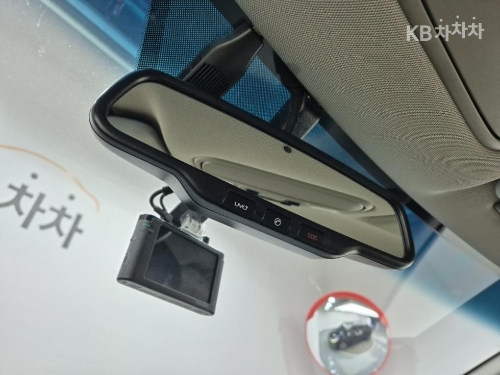 Kia Carnival — miniaturë 16