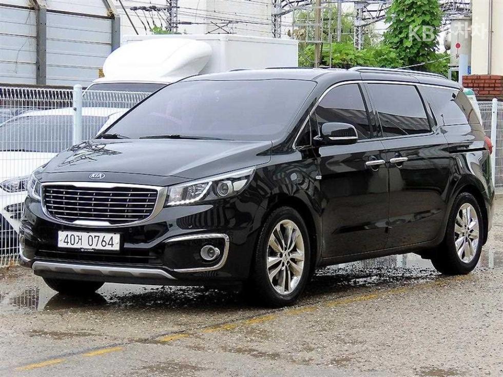 Kia Carnival — miniaturë 2